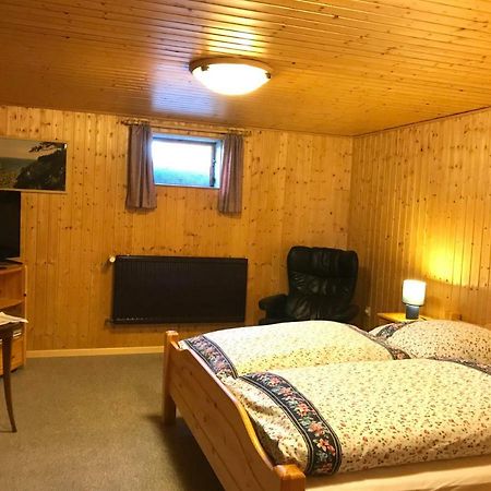 Schoenes Kellerzimmer Mit Bad Apartment Mittelangeln Екстериор снимка